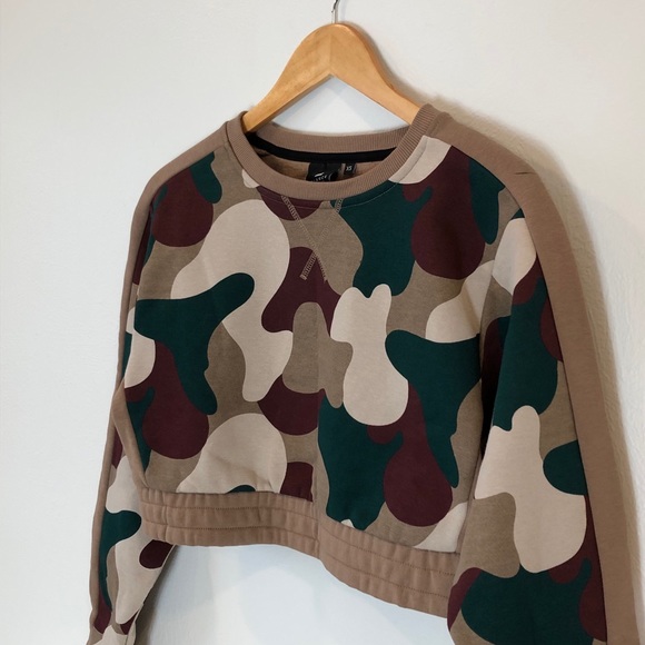 Balance Athletica outlander camo sweatshirt - Picture 3 of 8